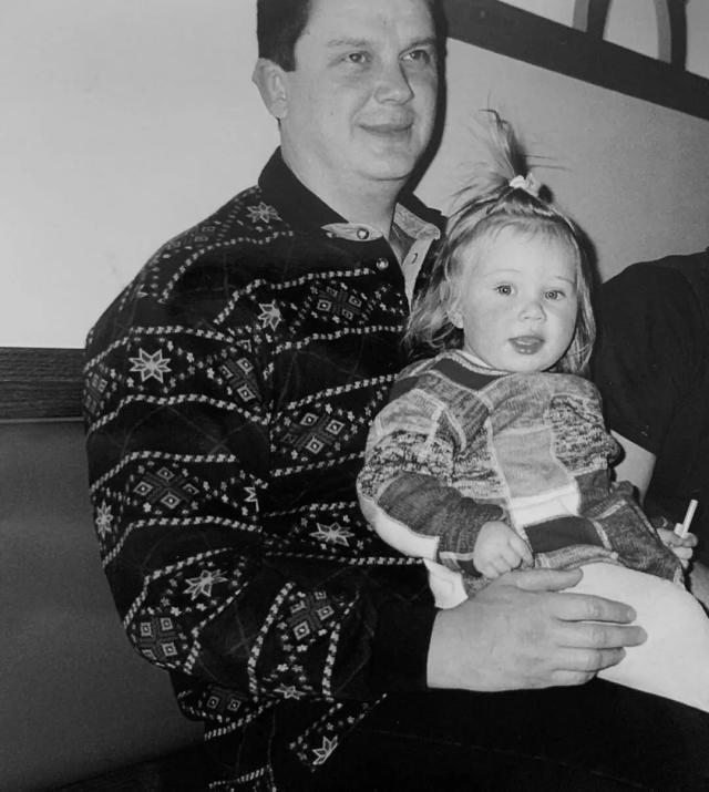 不仅牵动着 不仅牵动着